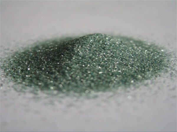 Cacbua silic dạng hạt màu xanh lá cây